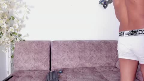 Snapshot of marcussmithx chatting on January 31, 2:26 am MARCUS online show from January 31, 2:26 am