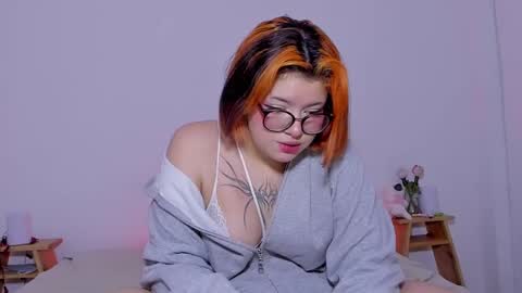 danna online show from December 3, 12:13 am