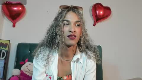 Snapshot of marfilastrom chatting on June 13, 2:42 am marfilastrom online show from June 13, 2:42 am