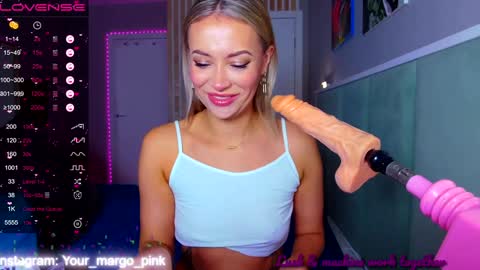 Snapshot of margohotty chatting on December 15, 4:40 am Margo for you online show from December 15, 4:40 am