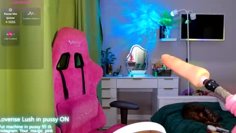 Snapshot of margohotty chatting on October 4, 4:43 am Margo for you online show from October 4, 4:43 am