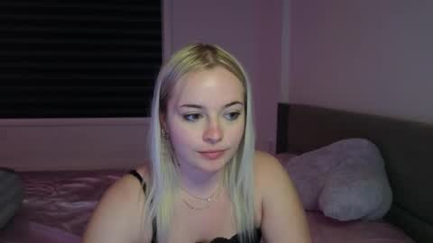 margot_robbie7 online show from September 22, 12:12 am