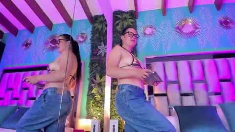 Mari online show from April 12, 11:32 pm