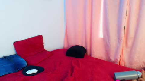 Snapshot of mari_mar69 chatting on September 12, 12:16 pm mari_mar69 online show from September 12, 12:16 pm