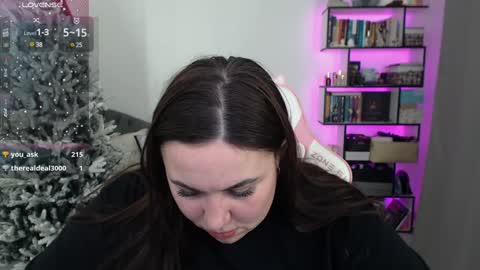 Snapshot of mari_moore7 chatting on December 10, 8:16 pm mari moore online show from December 10, 8:16 pm