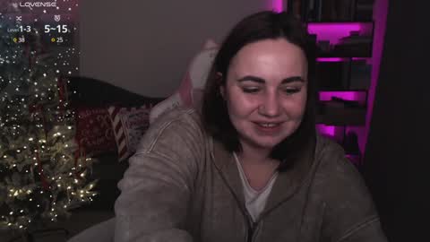 Snapshot of mari_moore7 chatting on December 17, 6:09 pm mari moore online show from December 17, 6:09 pm