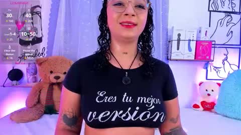 Snapshot of mari_sweett chatting on May 21, 4:58 pm Mari Sweett online show from May 21, 4:58 pm