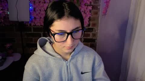 Snapshot of mariagh_ chatting on April 28, 10:37 pm Maria online show from April 28, 10:37 pm