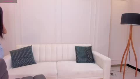 MARIA HERRERA  online show from December 10, 7:43 pm