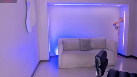 MARIA HERRERA  online show from September 26, 8:35 pm