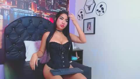 Snapshot of mariahlovato chatting on February 5, 11:15 am mariahlovato online show from February 5, 11:15 am