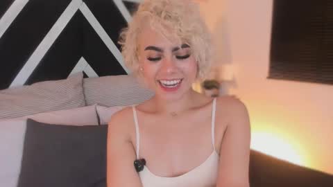 Marian online show from December 3, 11:36 pm