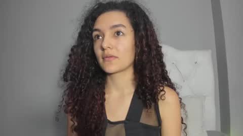 Snapshot of marian_skinny chatting on January 4, 3:39 pm Marian online show from January 4, 3:39 pm