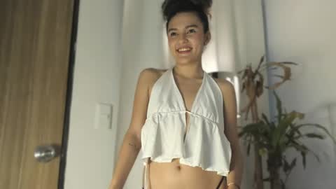 Snapshot of marian_skinny chatting on May 8, 4:51 am Marian online show from May 8, 4:51 am