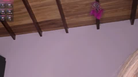 Mariana Roe online show from December 12, 1:53 am