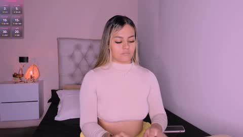 Mariana Roe online show from February 25, 7:09 am