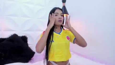 Snapshot of mariana__spicy chatting on June 21, 8:22 pm Mari online show from June 21, 8:22 pm