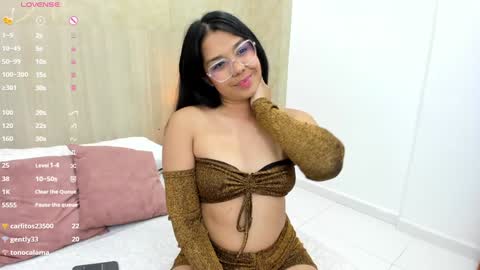 Snapshot of mariana_allen chatting on December 8, 6:33 am Mariana Allen online show from December 8, 6:33 am