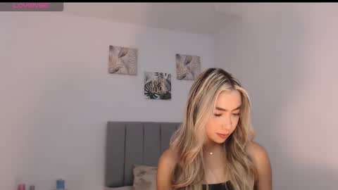 Mariana online show from March 15, 5:19 pm