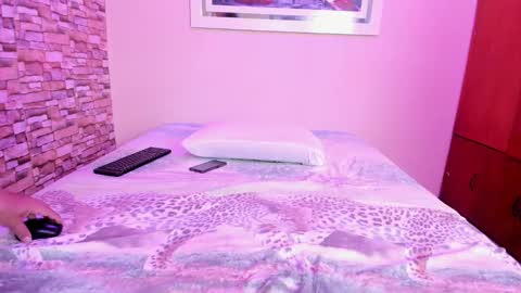 mariana mauricio online show from February 14, 2:39 am