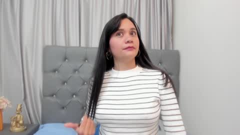 Mariana online show from January 3, 2:32 am