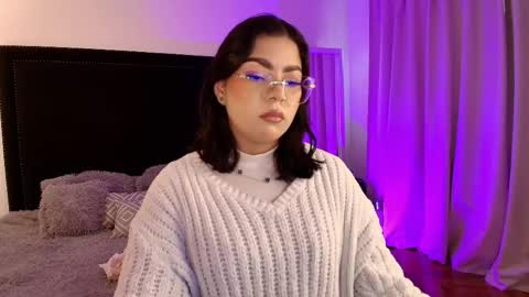 Snapshot of mariana_owen chatting on May 5, 12:02 pm online show from May 5, 12:02 pm