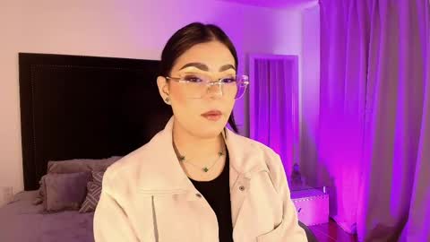 Snapshot of mariana_owen chatting on May 23, 11:58 am online show from May 23, 11:58 am