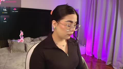 Snapshot of mariana_owen chatting on May 30, 12:02 pm online show from May 30, 12:02 pm