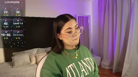 Snapshot of mariana_owen chatting on June 15, 1:46 pm online show from June 15, 1:46 pm