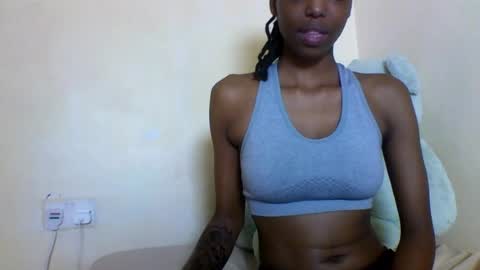 Snapshot of mariana_stacx chatting on June 22, 9:56 pm Mariana online show from June 22, 9:56 pm