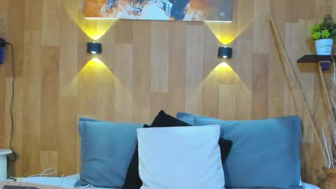 Mariana Angel online show from March 4, 5:30 pm