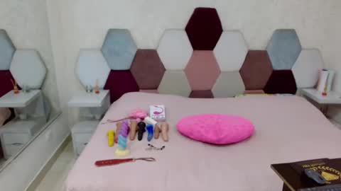 Snapshot of marianabbw_ chatting on March 23, 2:32 pm mariana online show from March 23, 2:32 pm
