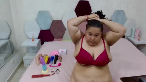 Snapshot of marianabbw_ chatting on April 4, 2:58 pm mariana online show from April 4, 2:58 pm