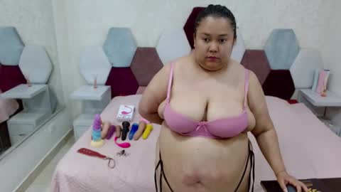 Snapshot of marianabbw_ chatting on April 13, 4:23 pm mariana online show from April 13, 4:23 pm