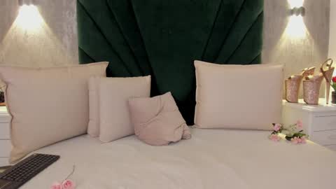 Snapshot of marianasanz chatting on December 7, 8:49 pm Mariana online show from December 7, 8:49 pm