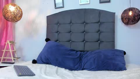 Snapshot of marianavargas20 chatting on December 3, 5:45 pm Mariana Vargas online show from December 3, 5:45 pm