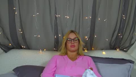 Maria online show from November 26, 11:11 am