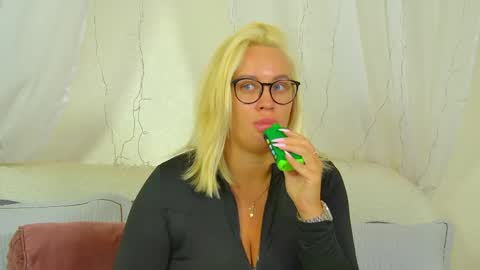 Maria online show from May 25, 6:08 am
