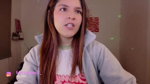 mariangeel_ online show from January 7, 12:46 am