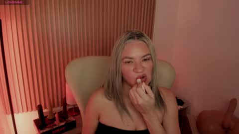 Marian Love  online show from February 6, 10:48 am