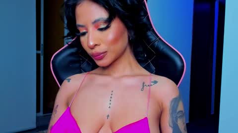 M A R I A N E online show from February 5, 6:24 am