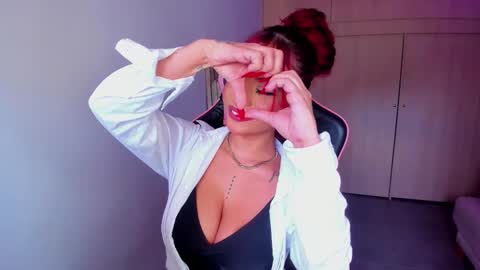 M A R I A N E online show from November 10, 2:49 pm