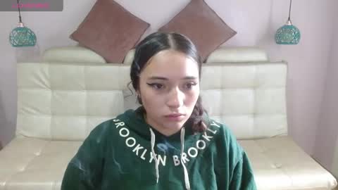 Snapshot of marianne_cam chatting on April 17, 4:21 pm marianne_cam online show from April 17, 4:21 pm