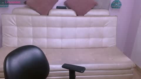 Snapshot of marianne_cam chatting on April 29, 5:30 pm marianne_cam online show from April 29, 5:30 pm