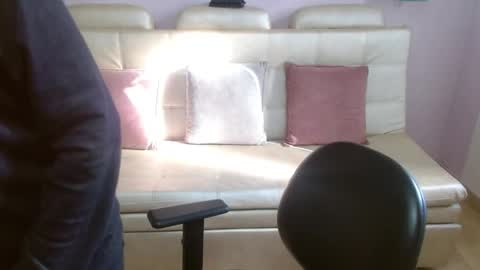 Snapshot of marianne_cam chatting on May 7, 12:43 pm marianne_cam online show from May 7, 12:43 pm