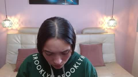 Snapshot of marianne_cam chatting on May 8, 1:05 pm marianne_cam online show from May 8, 1:05 pm