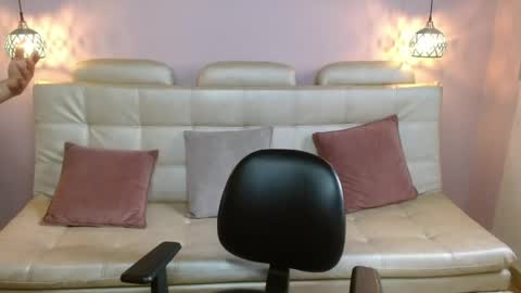 Snapshot of marianne_cam chatting on May 19, 1:06 pm marianne_cam online show from May 19, 1:06 pm