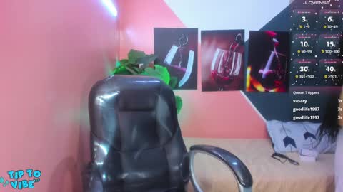 Snapshot of mariansexx chatting on December 10, 5:11 pm Marian Sexy online show from December 10, 5:11 pm