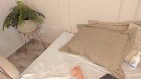 Maria Pettit online show from January 11, 3:20 pm