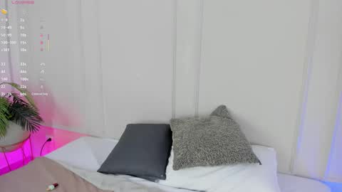 Maria Pettit online show from November 14, 11:31 am